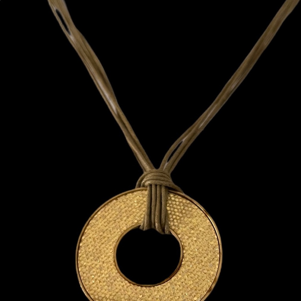 GOLD FLECKED SEQUINED, ROUND PENDANT ON LAYERED LEATHER ROPE CORD